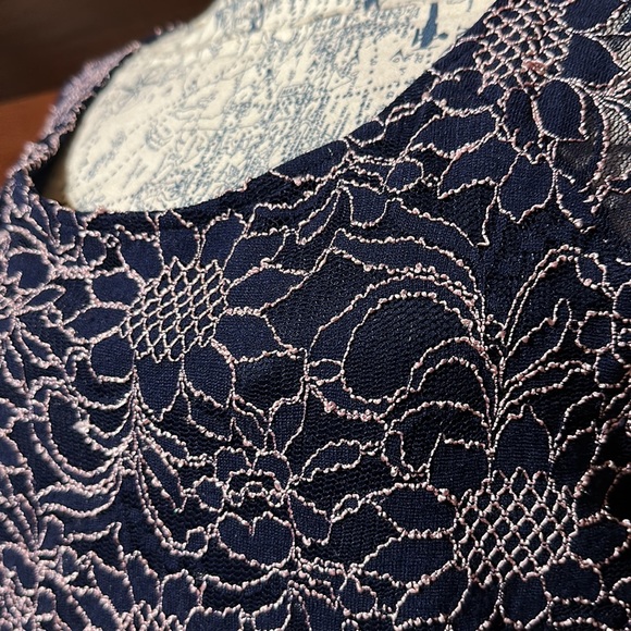 Motherhoo Maternity Stretchy Scoop Neck Short Sleeve Embroidered Floral Blouse - Picture 5 of 9